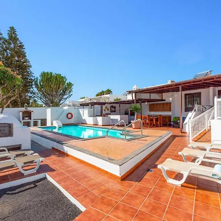 فيلة Victoria Lanzarote By *